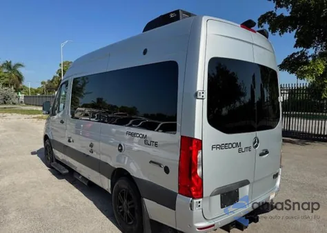 2022 Mercedes-Benz Sprinter 2500 z USA, uszkodzony, nr VIN W1X4EBHY0NP484324
